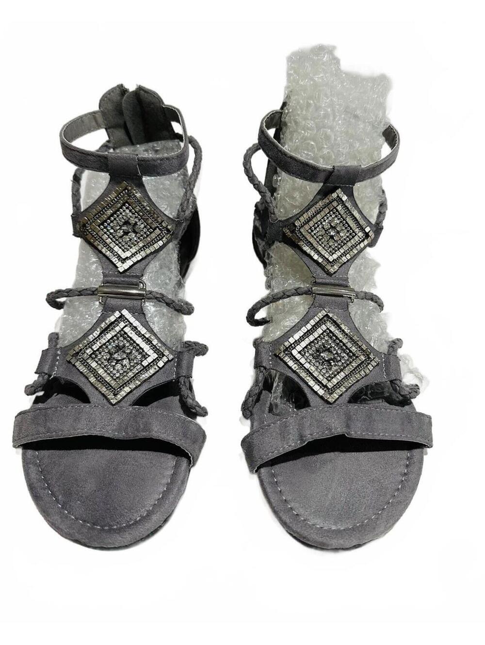 Muk Luks Gray Suede Gladiator Sandals with Embellished Accents Size 8